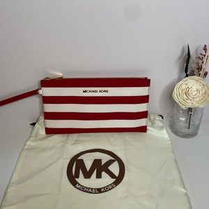 Michael Kors Wristlet like new!